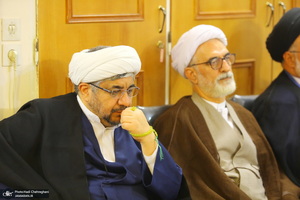 نشست علمی با موضوع  امام خمینی(ره) نهضت و نظام اسلامی