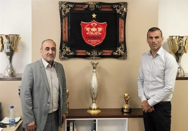 سید جلال قراردادش با پرسپولیس را سفید امضا کرد+ عکس
