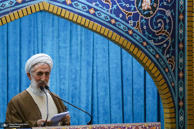 صدیقی، امام جمعه تهران: دختران و زنان کشف حجاب کننده "پررو" و "بی حیا" هستند/ پدر و برادرشان جلوی اینها که خودشان را در معرض هوس بازان می‌گذارند، بگیرند/ مردم همواره به کسانی رای بدهند که قلب نایب امام زمان را راضی می کنند