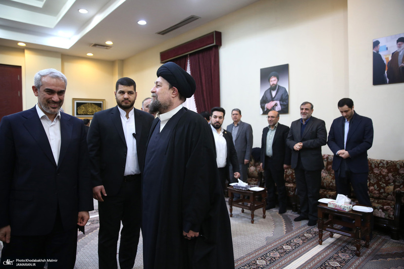 دیدار وزیر اقتصاد  جمعی از مدیران بانک ها با سید حسن خمینی