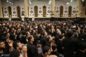 مراسم عزادارای شب عاشورا با حضور رهبر انقلاب اسلامی