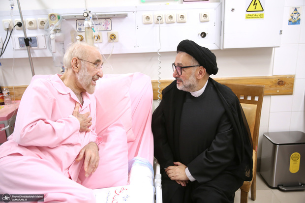روایت ابطحی از واکنش سید محمد خاتمی به عارضه قلبی + عکس