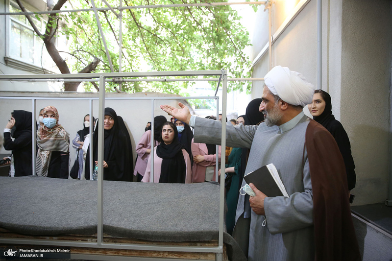 بازدید جمعی از دانشجویان بین‌الملل دانشگاه علامه طباطبایی به عنوان سفیران تمدن اسلامی از جماران