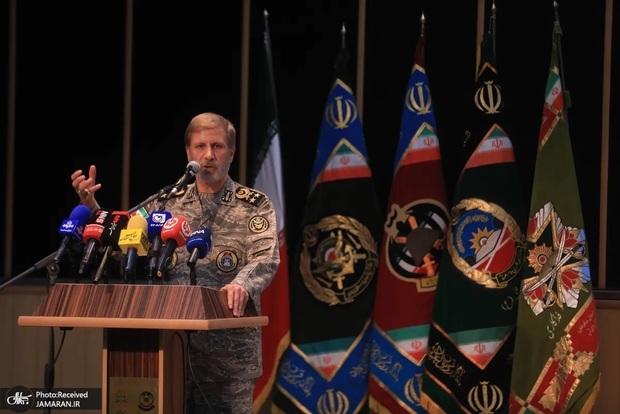 سرلشکر حاتمی، فرمانده کل ارتش: دشمنان دیگر جرأت ورود به خلیج فارس را ندارند/ ادعای دشمن مبنی بر نابودی نیروی دریایی، هوایی، پدافند و موشکی ایران کاملا دروغ است/ پدافند هوایی تا آخرین لحظه شلیک کرد و پهپاد‌ها و هواپیما‌های دشمن را فراری داد