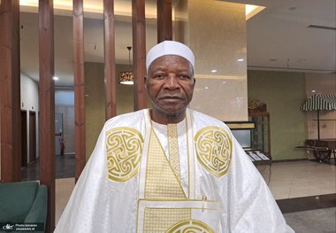 مادیقینگ ژانه، مشاور رئیس جمهور گینه: امام خمینی(س) شخصیتی فراتر از مرزهای ایران داشتند/ تفکر ایشان در میان کشورهای اسلامی ریشه دوانده است