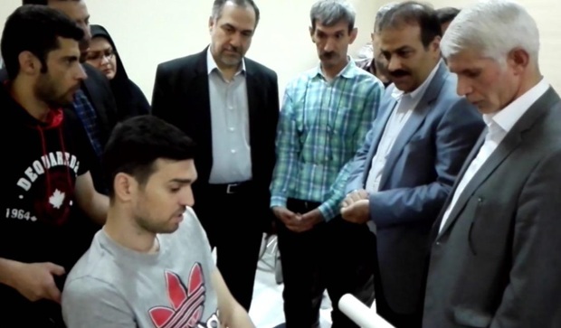 عیادت مسوولان وزارت ورزش از پادوانی+عکس
