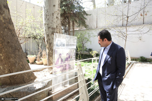 بازدید عبدالکریم حسین‌زاده، معاون امور توسعه روستایی و مناطق محروم کشور  از بیت امام خمینی (س) در جماران