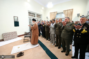 دیدار فرماندهان ارشد ارتش و جمعی از فرماندهان و کارکنان نیروی زمینی با فرمانده کل قوا