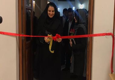 نمایشگاه نقاشی "آن سوی رویای زنانه" در بوشهر افتتاح شد