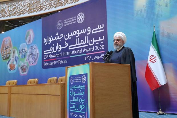رئیس جمهور روحانی: هرچیزی را در جامعه دو قطبی نکنید