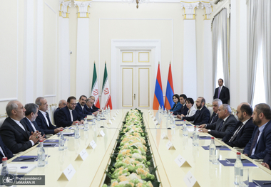 نشست مشترک هیئت‌های عالی‌رتبه ایران و ارمنستان/ تاکید پزشکیان بر ضرورت توجه به نگرانی‌ها و رعایت ملاحظات ایران در خصوص تحولات جدید منطقه/ پاشینیان: بدون تردید ملاحظات ایران در احداث کریدور جدید رعایت خواهد شد