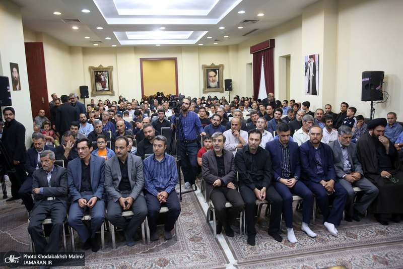 دیدار کارکنان حرم و موسسه تنظیم و نشر آثار امام خمینی(س) با سید حسن خمینی