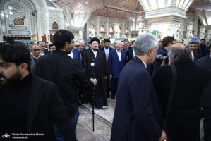 تجدید میثاق رئیس و جمعی از نمایندگان مجلس شورای اسلامی با آرمان‌های امام خمینی(س)-2