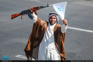 مراسم رژه نیروهای مسلح در جوار حر مطهر امام خمینی(س)