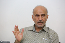 فرشاد مومنی: برخی می گویند چون جامعه حواسش پرت مذاکرات است شوک قیمتی جدیدی وارد کنیم! این نداها از حلقوم خائنان به منافع ملی بیرون می آید/ کشوری می تواند با عزت و قدرت مذاکره کند که دل مردمش با او باشد