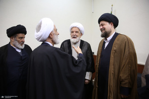 دیدار مهدی کروبی با سید حسن خمینی و جمعی از فعالان سیاسی