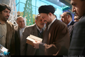 رونمایی از  از ٢١اثر جديد تاريخ شفاهي انتشارات سوره مهر با حضور سید حسن خمینی