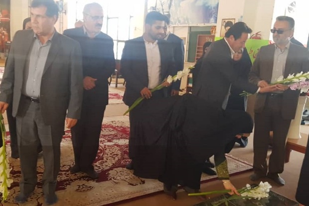 معاون رئیس جمهوری به مقام شامخ شهیدان یاسوج ادای احترام کرد