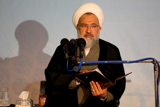 آیت الله علیدوست: امام به معنی واقعی برای مردم نقش قائل بود/ اگر حاکمیت کاری کند که دین مردم را تضعیف کند، از آرمان انقلاب فاصله گرفته است/ هیچ زمانی نباید بین مردم و حاکمیت فاصله بیفتد