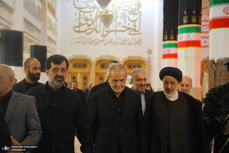 سفر رئیس جمهوری به قم و دیدار با مراجع و علما -1