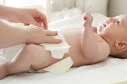 صحیح ترین روش تعویض پوشک نوزاد + تصاویر