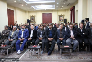 دیدار قهرمانان ،پهلوانان، هنرمندان پیشکسوت با سید حسن خمینی