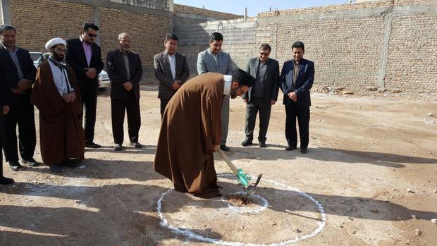 کلنگ ساختمان عتبات عالیات خوروبیابانک به زمین زده شد