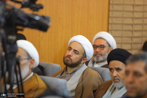 هشمتین نشست تبیین مکتب امام خمینی با عنوان «تاثیر مکتب فقهی امام خمینی (س) بر فقه سیاسی شیعه‎‎»