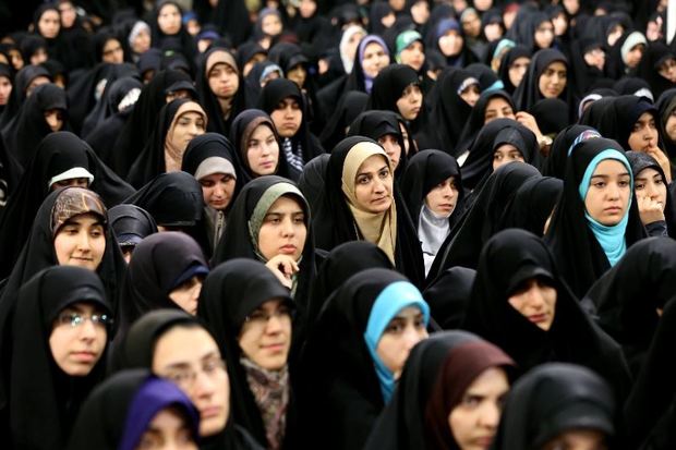 جشن 2 هزار نفری دختران انقلاب در مشهد برگزار شد