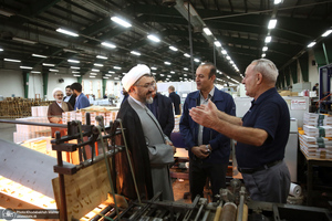 بازدید رئیس موسسه تنظیم و نشر آثار امام خمینی(س) از شرکت چاپ و نشر بانک ملی