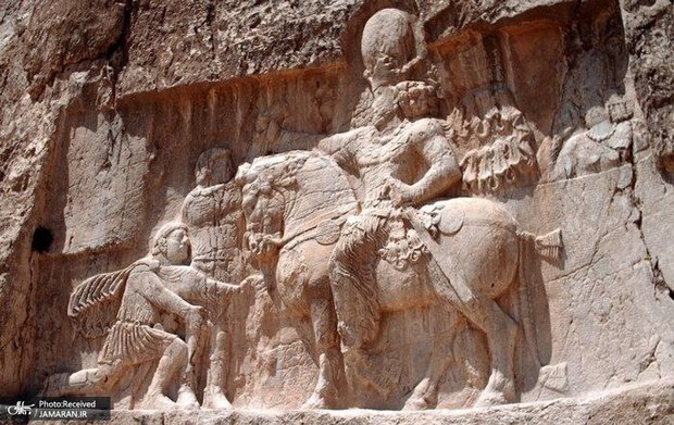یک باستان شناس: نمایش تحقیر پادشاهان روم در نقش‌برجسته‌های شاپور ریشه ایرانی ندارد