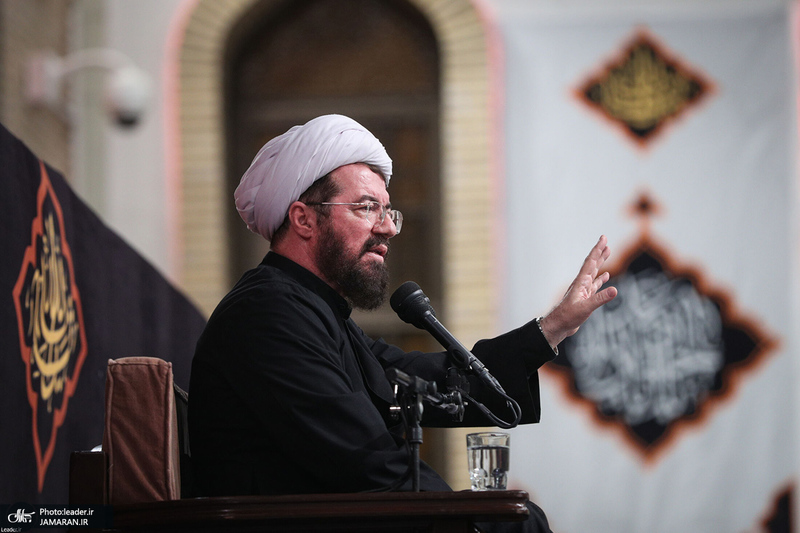 مراسم عزادارای شب عاشورا با حضور رهبر انقلاب اسلامی