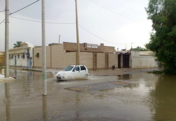 بارندگی در شهر ندوشن سبب آبگرفتگی معابر عمومی شد