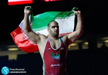 ویدیو| استقبال زیبای بختیاری ها از کشتی گیران فرنگی در فرودگاه