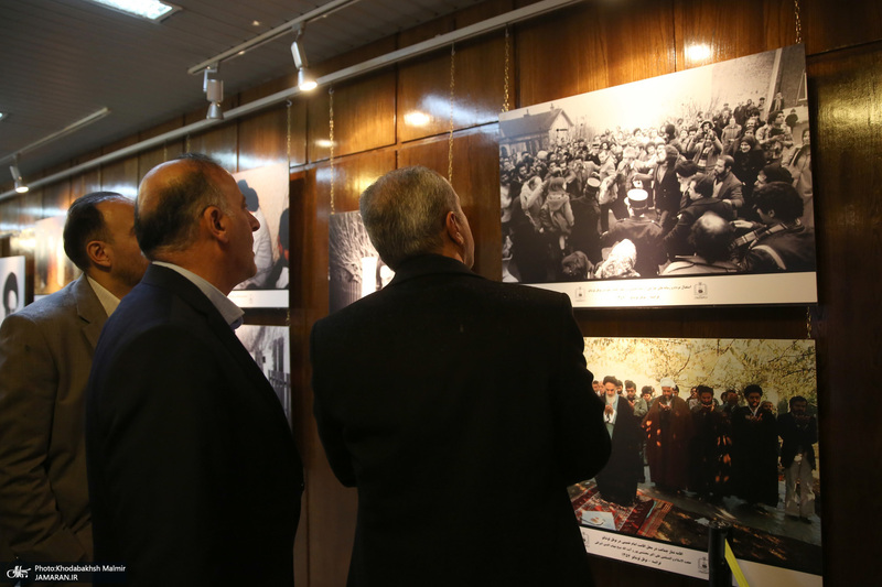 تجدید میثاق شهردار منطقه یک تهران و جمعی از معاونین با امام خمینی (س)