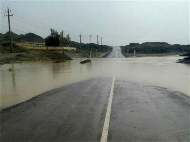 سیلاب مسیر تایباد به روستای دربند را بست