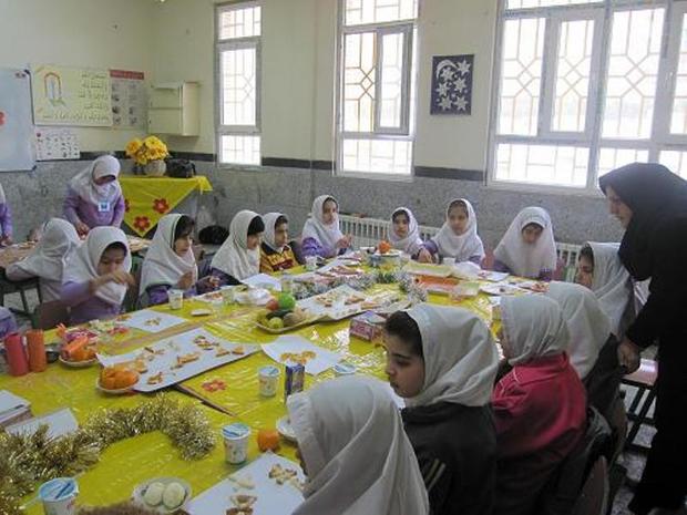 زنگ صبحانه سالم در مدارس خرم آباد نواخته شد