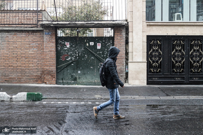 بارش برف پاییزی در برخی نقاط تهران - 25 آبان