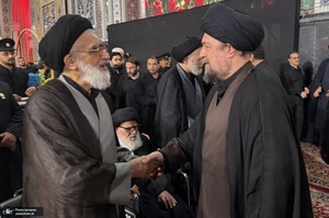 حضور آیت الله سید حسن خمینی در مراسم بزرگداشت رهبر شهید انقلاب در حرم مطهر رضوی