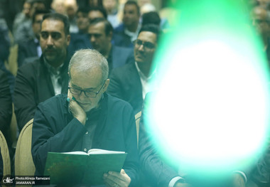 معاون دفتر رئیس‌جمهور: نه دولت علیل است و نه ملت ذلیل!  پزشکیان برای منافع ملی لحظه‌ای دریغ نمی‌کند