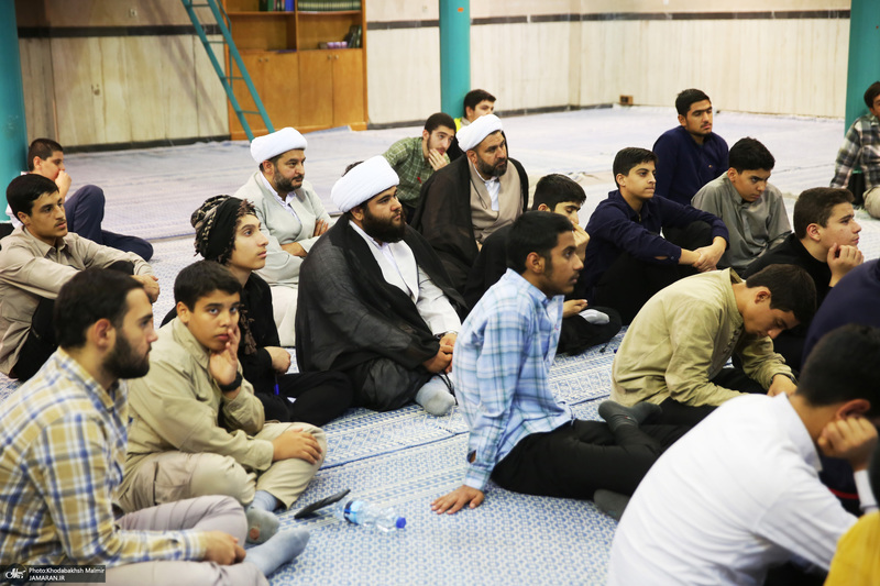 بازدید اقشار مختلف مردم از بیت امام خمینی (س) در جماران