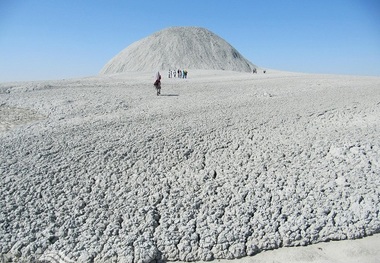 گل فشان کنارک جاذبه ای دیدنی ومناسب برای بیماری های پوستی وساخت سفال