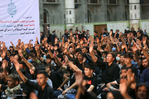 مراسم عزاداری شام غریبان حسینی (ع) در حرم امام خمینی