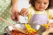 مزایای آشپزی با کودکان
