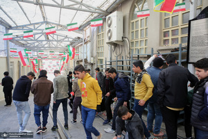 بازدید اقشار مختلف مردم از بیت امام خمینی (س) در جماران- 6