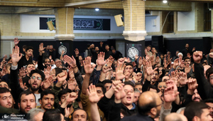 اولین شب مراسم عزاداری حضرت فاطمه‌زهرا (س) در حسینیه امام خمینی