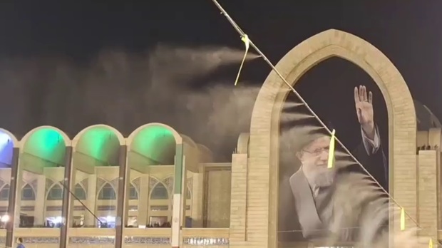 مراحل تکمیلی آماده سازی مصلا برای برگزاری وداع با رهبر شهید + فیلم