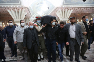 خاکسپاری پیکر حجت الاسلام و المسلمین سید محمود دعایی در حرم امام خمینی (س)