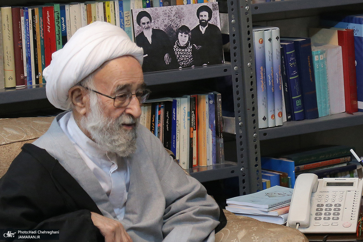 رابطه امام خمینی و فرزندان استادشان آیت‌الله العظمی شاه آبادی: می دانید من شماها را دوست دارم!