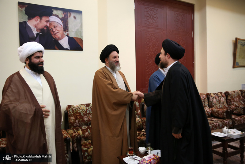 حاشیه های تجدید میثاق رئیس و اعضای مجلس خبرگان رهبری با آرمان های امام خمینی(س)